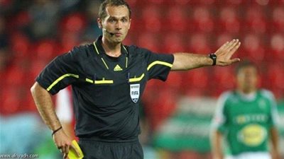 حكم تشيكي يقود ديربي الرياض بين الهلال والنصر