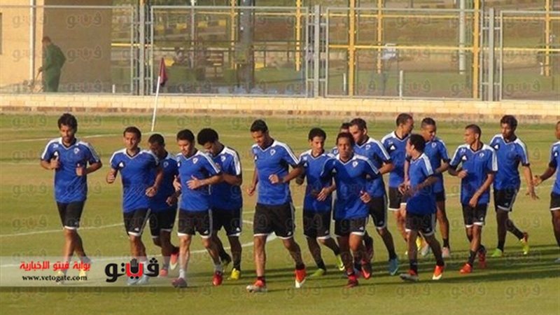 جانب من تدريبات فريق