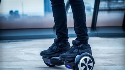 أمازون تسحب «مزلاجات hoverboard» بعد سلسلة من الحرائق