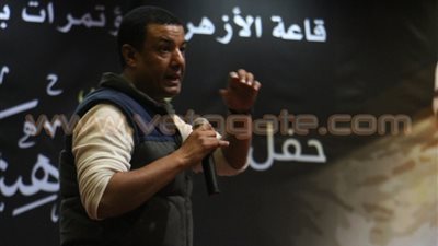 بالفيديو والصور.. وصلة رقص لـ«الجخ» على أنغام «سلم على» في الأزهر