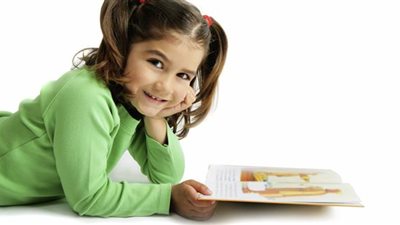 8 تصرفات تساعدك على أن تجعلي طفلك ذكيا وناجحا