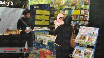 بالفيديو والصور.. زوار معرض الكتاب بالإسكندرية يشيدون بالأسعار المخفضة للكتب