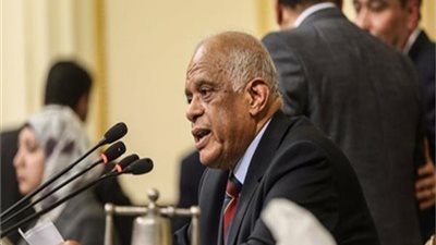 البرلمان يحدد حالات الدفع غير النقدي