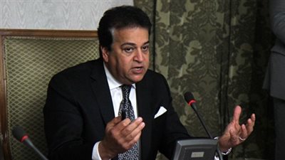 وزير التعليم العالي يتفقد جامعة كندا لأول مرة