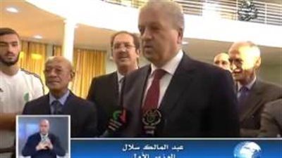 بالفيديو.. رئيس وزراء الجزائر يستقبل المنتخب الأوليمبي