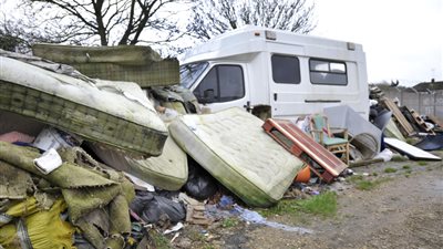 بالصور.. «لوتون» أقذر مدينة في بريطانيا