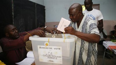 إغلاق صناديق الانتخابات الرئاسية بالسنغال وسط توقعات بفوز ماكي سال