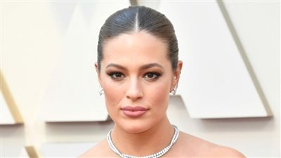 آشلي جراهام تحبس الأنفاس في حفل جوائز الأوسكار 2019 (صور)