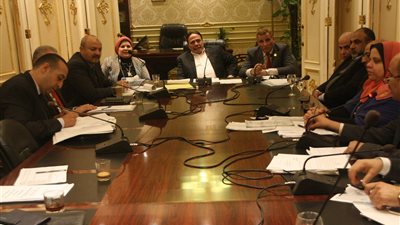 «تعليم الكبار» تطالب بتدشين حملة قومية على غرار «100 مليون صحة»