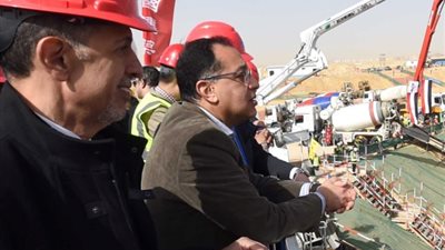 مدبولي يكلف بإنهاء اعتمادات التمويل لتطوير مستشفى السويس العام