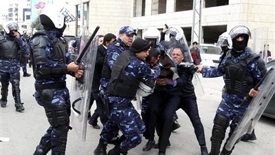 قناة إسرائيلية: السلطة تعتقل 6 عناصر من حركة حماس