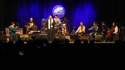 «إيجيبشيان بروجيكت» تطلق 3 أغنيات جديدة في حفلها بالساقية (صور)