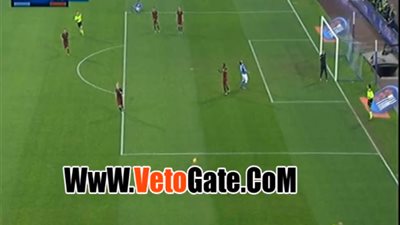 بالفيديو.. إصابة الحكم المساعد في مباراة نابولي أمام روما