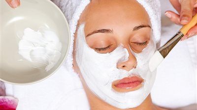 أقنعة «ماء الأرز» لحماية البشرة من التجاعيد والشعر