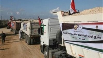 إدخال 55 شاحنة مواد بناء إلى قطاع غزة