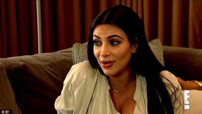 بالصور.. كيم كارداشيان تعرض ملابس الحمل في مزاد على موقع «eBay»