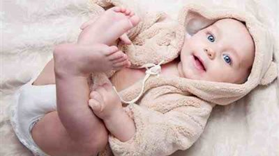 طرق الحفاظ على طفلك الرضيع دافئا طوال الشتاء