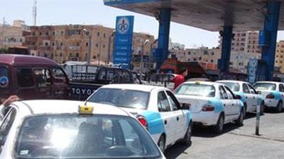 فتح طريق ( قنا- نجع حمادى) بعد إغلاقه احتجاجًا على نقص السولار والبنزين