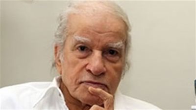 أحمد رجب يكتب: الكتابة على الرصيف