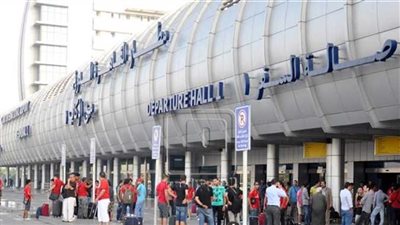 سفير كولومبيا الجديدة يصل مطار القاهرة لتولي مهام عمله