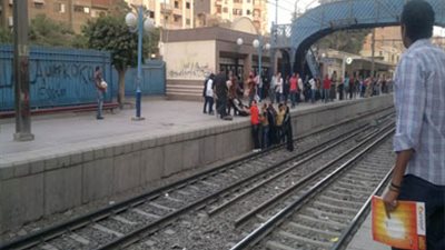 انتحار مسن أسفل عجلات المترو بمحطة عزبة النخل