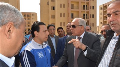 لجنة عاجلة لفحص وحل مشكلات مشروع أبناء الجيزة بطريق الواحات