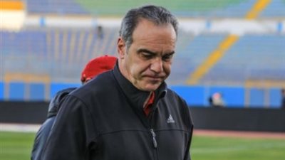 لاسارتي يحاضر لاعبي الأهلي لتحفيزهم قبل مواجهة بتروجت