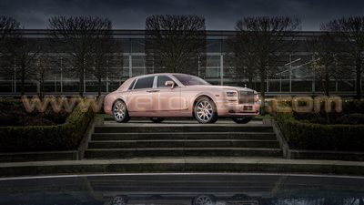 بالصور.. «رولزرويس فانتوم» الجديدة تظهر ألوانها بأشعة الشمس