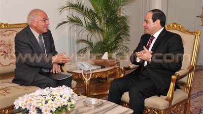 السيسي يبحث مع فاروق الباز الارتقاء بمنظومة البحث العلمي