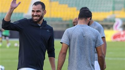 أحمد عيد يسخر من تاجيل لقاء الأهلي وبيراميدز: «فبراير 27 يوم»