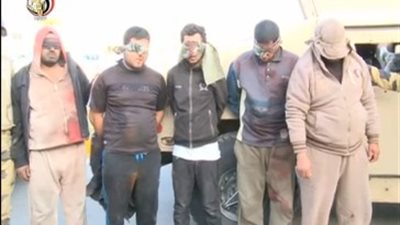 بالفيديو.. لحظة القبض علي عناصر تكفيرية في سيناء