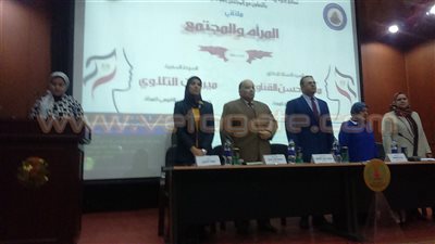 بالفيديو والصور.. السلام الجمهوري بافتتاح ملتقى المرأة بجامعة المنصورة
