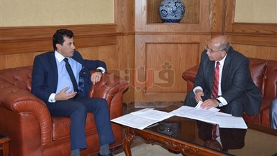 وزير الرياضة يناقش مع رئيس اتحاد الدراجات استعدادات «سباق مصر الدولي»