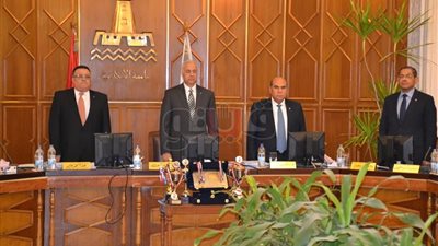 إنشاء مكتب للطلاب الوافدين بكل كلية ومعهد بجامعة الإسكندرية