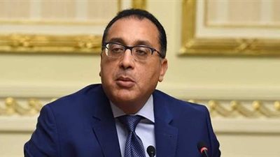 رئيس الحكومة ووزيرا التضامن والتخطيط يصلون محطة مصر