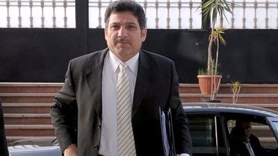 قناطر أسيوط «سد عالي جديد».. تولد 32 ميجاوات كهرباء وتوفر 3 آلاف فرصة عمل.. 4 مليارات جنيه تكلفة المشروع والافتتاح 2017.. وتحويل القناطر القديمة إلى أثر معماري