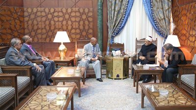 الطيب: الأزهر مستعد لاستقبال طلاب جزر القمر بالكليات العملية