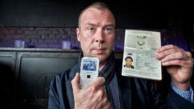 بالفيديو والصور.. «صياد الجهاديين».. ضابط قوات خاصة بلجيكي تمكن من إنقاذ ابنه من براثن «داعش».. سافر إلى سوريا 3 مرات ويحرر الرهائن بدون أموال.. وملجأ عائلات أستراليا لاستعادة أبنا