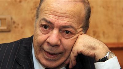 محاكمة 3 مسئولين بـ