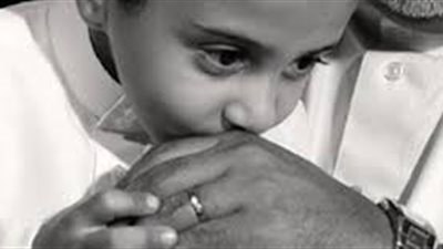 13 نصيحة لتعليم طفلك بر الوالدين