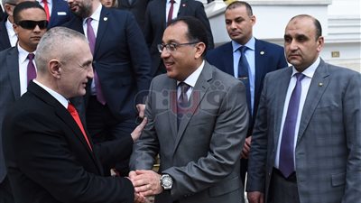 مدبولي يستقبل الرئيس الألباني بمجلس الوزراء (فيديو وصور)