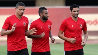 عاشور ونجيب يواصلان التأهيل في مران الأهلي