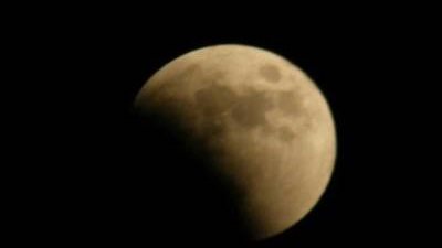 العلوم الفلكية تكشف حقيقة تعرض الأرض لـ«ظلام دامس» في ديسمبر