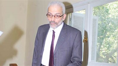 أكثر من مائة أديب ومثقف يوقعون على بيان تأييد لوزير الثقافة في أسيوط