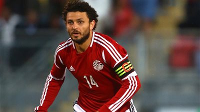 بالفيديو.. نجوم «الأهلي» يرفضون عروض الاحتراف.. «غالي» يعتذر للأندية السعودية.. «أبوتريكة» يرفض اللعب في قطر.. «الخطيب» يرد عرض «سانت إتيان».. وربيع ي