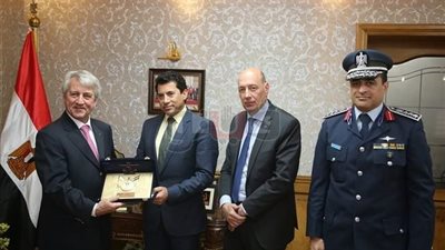 أشرف صبحي يستقبل رئيس الاتحاد الدولي للخماسي الحديث