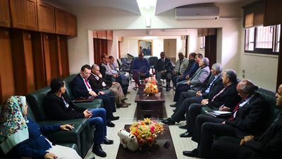 محافظ الفيوم يعتمد لجنة النهوض بالرياضة ( صور)