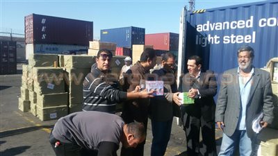 بالصور.. رئيس الجمارك: ضبط ألعاب نارية وأجهزة طبية محظورة ببورسعيد