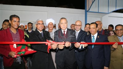 الهجان والعساسي يفتتحان معرض قنا للكتاب بنادي الفتيات (صور)