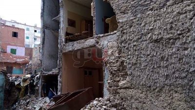انهيار أجزاء من عقار مكون من 3 أدوار بالإسكندرية (صور)